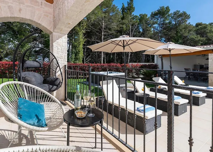 Ladora Tatil Evi *