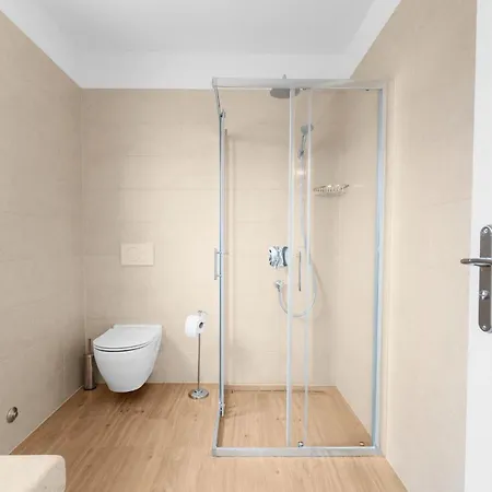 Ladora بيت للعطل *