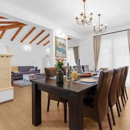 Ladora * بوريتش