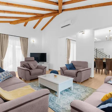 Holiday home Ladora